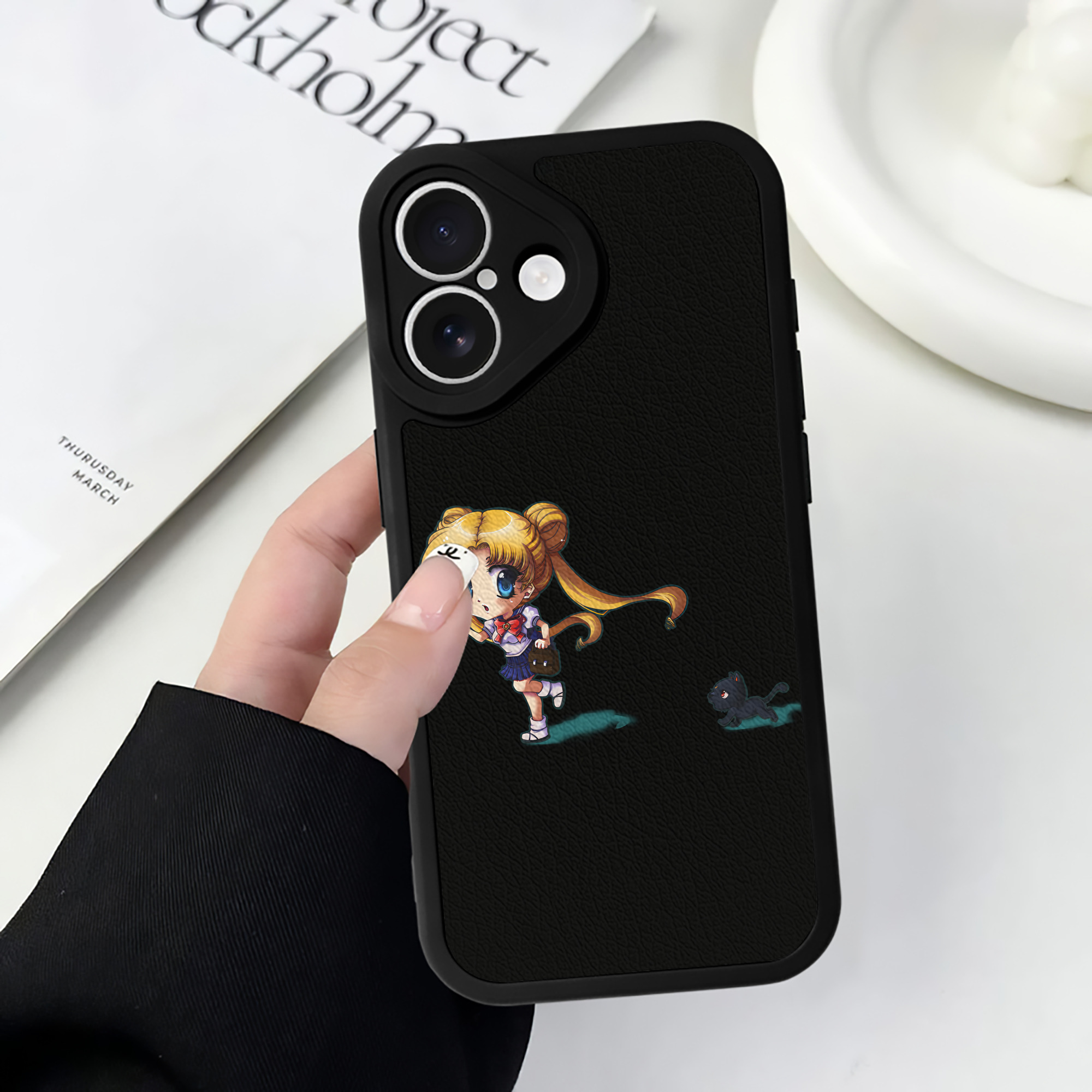 （画像用） 美少女戦士セーラームーン 愛野 美奈子 あいの みなこ Sailor Moon Aino Minako 【iPhone 16シリーズ対応】シリコンスマホケース（レザー調） 材質：シリコン